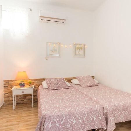 Habitacion Doble En Villa مالقة المظهر الخارجي الصورة